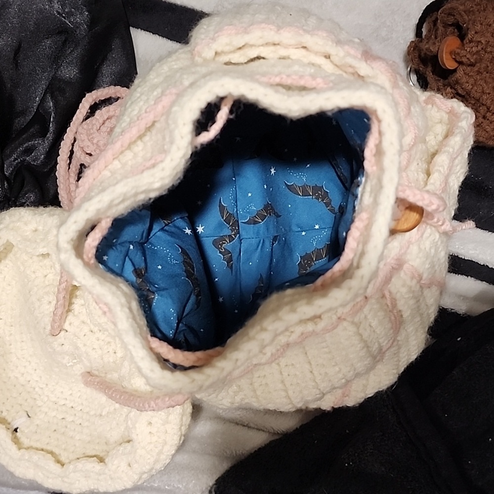 Crochet batpack and coin bat - Picture 2 of 8